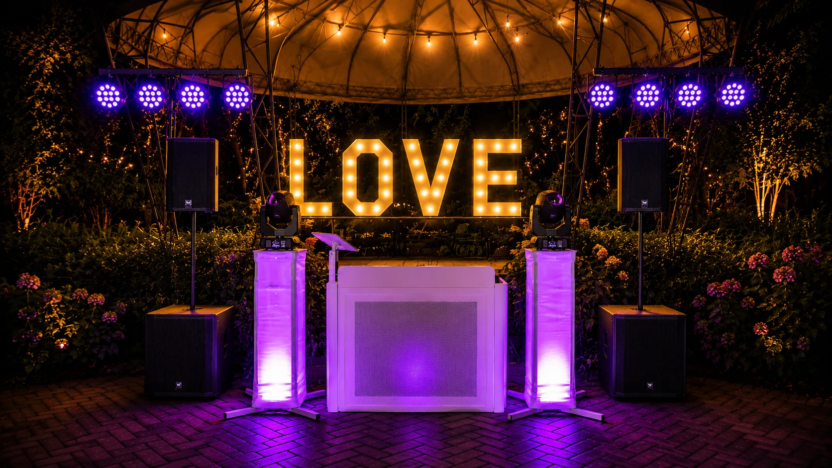 Bruiloftsopstelling met LOVE-letters
